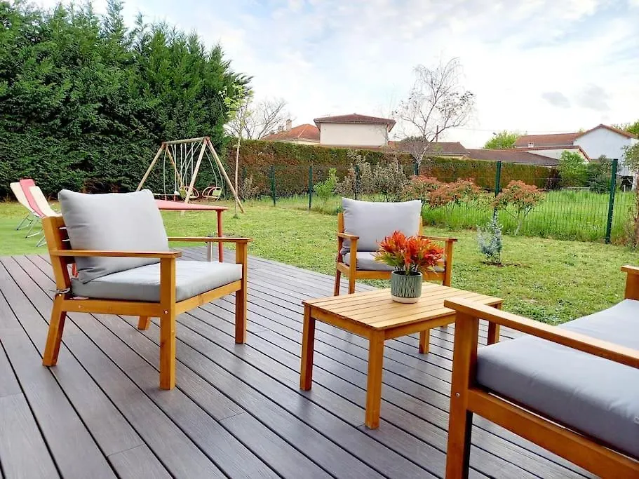 Les Zinnias Villa 3 Chambres 4 Lits 2 Sdb Terrasse & Jardin Riorges 0*,  France